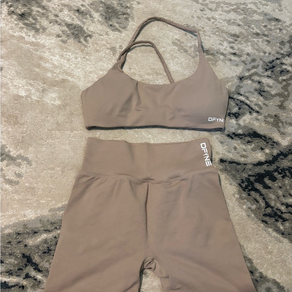 DFYNE Set
